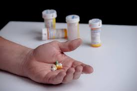 percocet addiction signs,abusing percocet,symptoms of withdrawal,antisocial personality disorder withdrawal,behavioral symptoms,percocet withdrawal timeline,mental illness,co occurring disorders